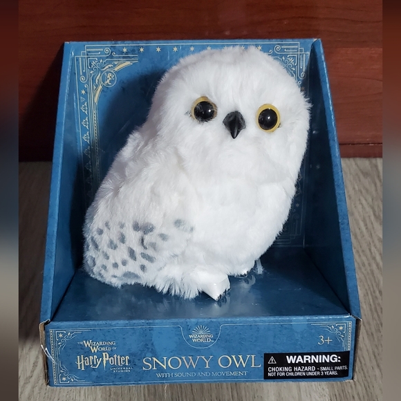 Universal Other - Universal Studios Harry Potter Snowy Owl With Sound and Movement Shoulder Plush